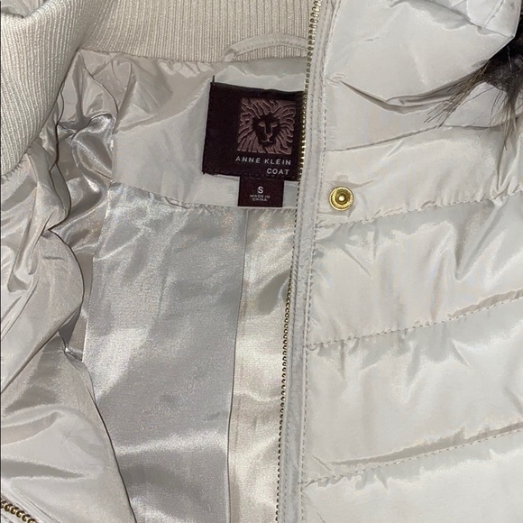 Coat - Picture 3 of 4